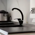 Апартаменты Whole Floor In Upscale Neighborhood Тирана