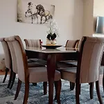 Whole Floor In Upscale Neighborhood Апартаменты
