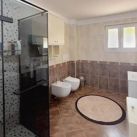 Whole Floor In Upscale Neighborhood Apartment