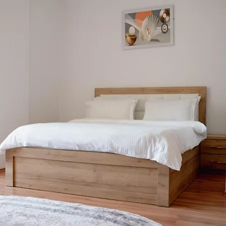 Apartment Whole Floor In Upscale Neighborhood Tirana