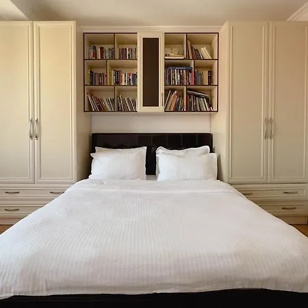 Whole Floor In Upscale Neighborhood Tirana