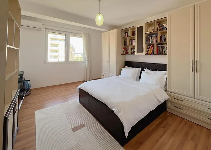 Appartement Whole Floor In Upscale Neighborhood Tirana