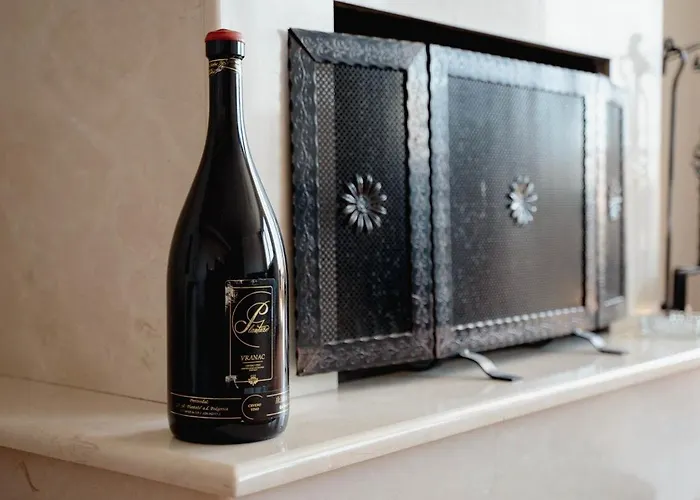 Whole Floor In Upscale Neighborhood