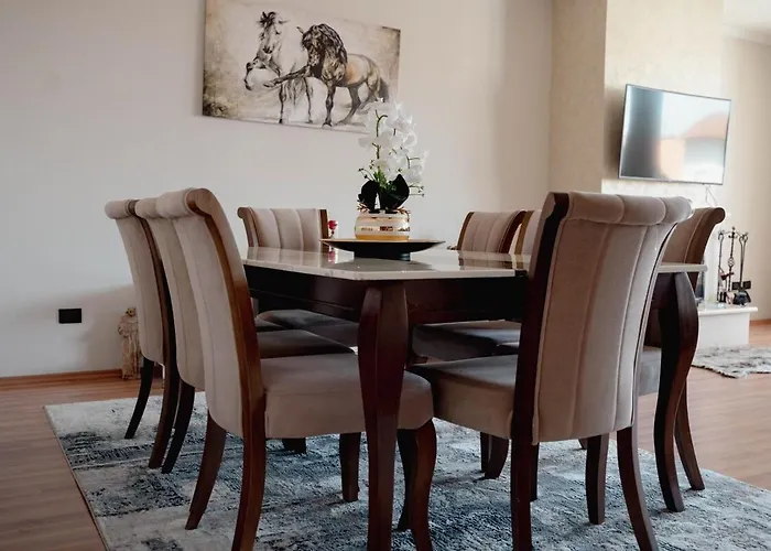 Whole Floor In Upscale Neighborhood Appartement